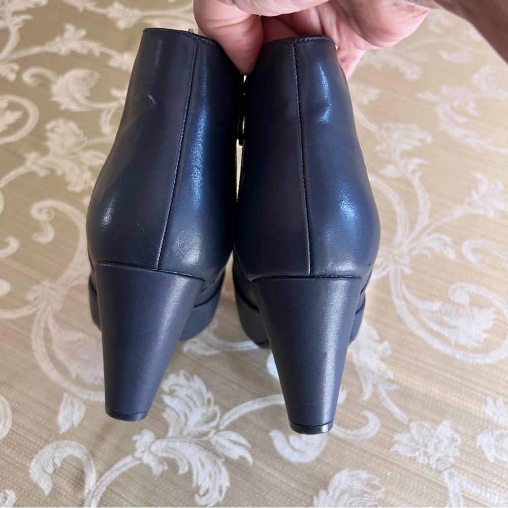 Womenโs booties zip up size 7W Easy Spirit Anti Gravity dark navy vegan - Picture 8 of 9